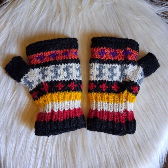 Yak n Yeti 100% Wool Fingerless Gloves Striped Fair Isle Hand Knitted Fair Trade - Picture 2 of 4